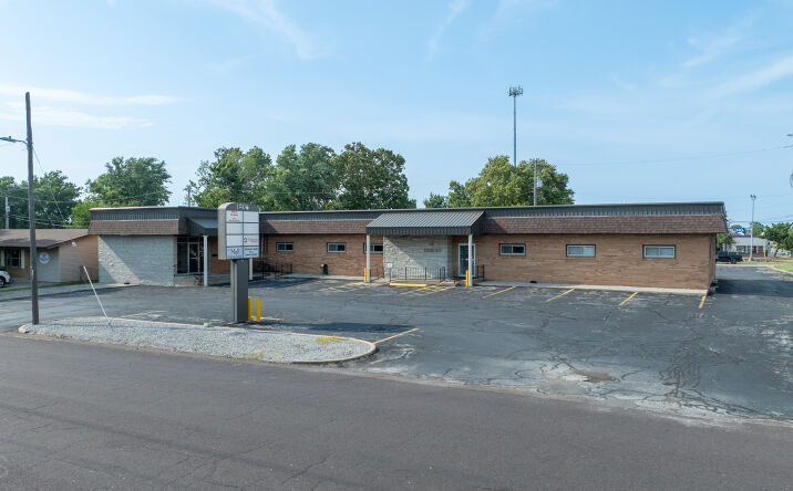 Pictures of Office property located at 1806 W 11th St, Sedalia, MO 65301 for lease - image #1