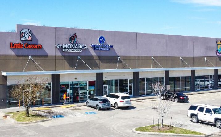 Pictures of Retail property located at 10404 Gulf Fwy, Houston, TX 77075 for lease - image #1