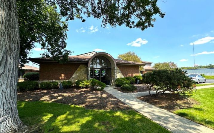 Pictures of Office, Special Purpose property located at 2213 Arbor Blvd, Moraine, OH 45439 for lease - image #1