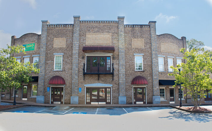 Pictures of Retail, Office, Special Purpose property located at 158 Gholston St, Comer, GA 30629 for lease - image #1