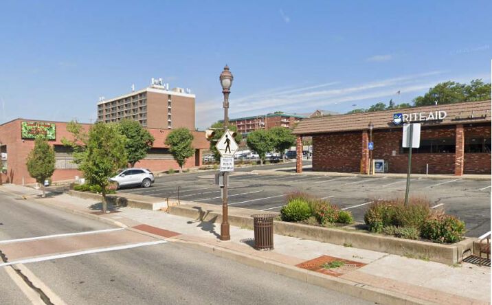 Pictures of Retail, Office property located at 25 E Pike St, Canonsburg, PA 15317 for lease - image #1