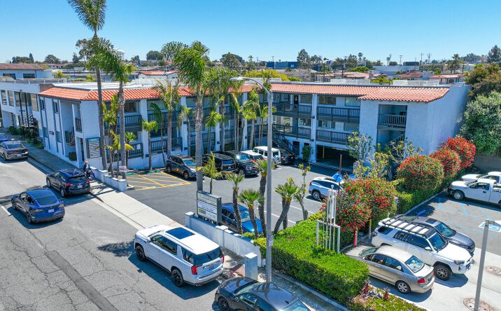 Pictures of Office property located at 1020 Manhattan Beach Blvd, Manhattan Beach, CA 90266 for lease - image #1