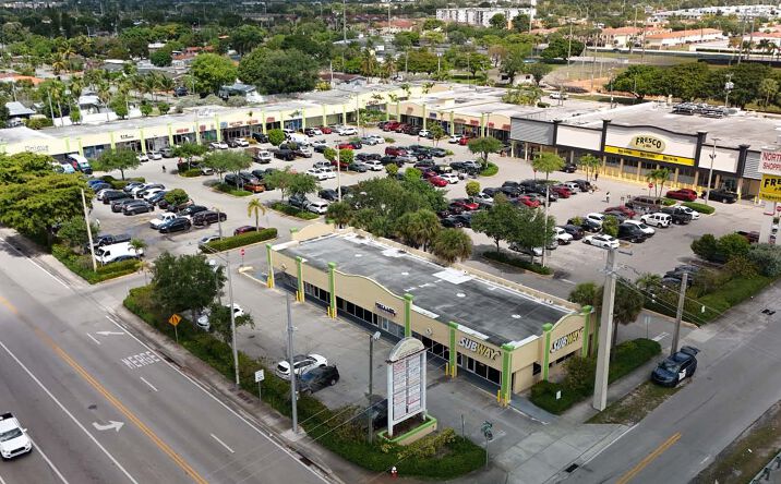 Pictures of Retail property located at 6500 W 4th Ave, Hialeah, FL 33012 for lease - image #1