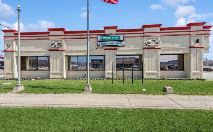 Pictures of Retail, Restaurant property located at 3940 Franklin Street, Michigan City, IN 46360 for lease - image #1