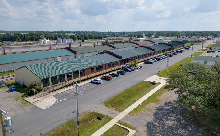 Pictures of Retail property located at 7411 Ellis St, Barling, AR 72923 for lease - image #1