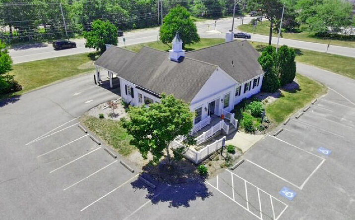 Pictures of Retail property located at 2 Barlows Landing Road, Pocasset, MA 02559 for lease - image #1