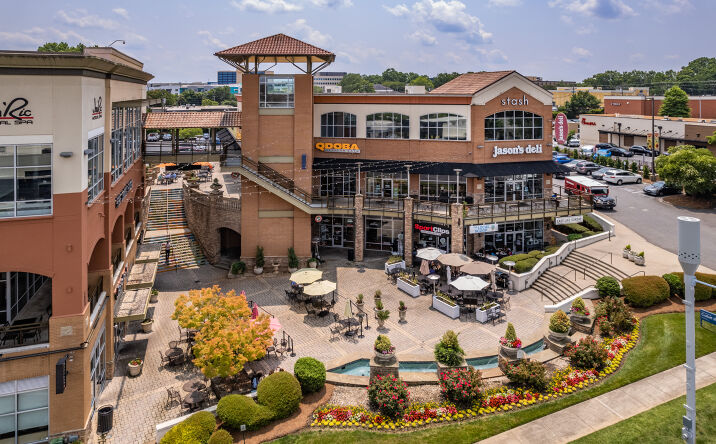 Pictures of Retail property located at 1600 E Woodlawn Rd, Charlotte, NC 28209 for lease - image #1