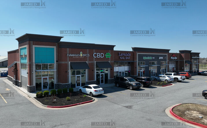 Pictures of Retail property located at 1001 SW Regional Airport Blvd, Bentonville, AR 72712 for lease - image #1