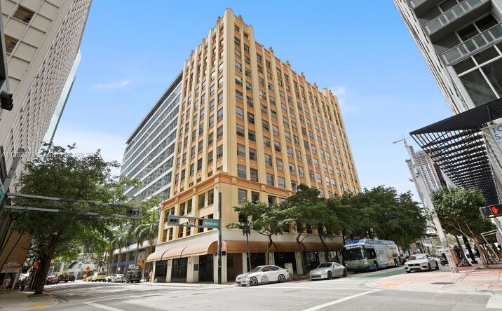 Pictures of Office, Retail property located at 168 SE 1st St # 9, Miami, FL 33131 for lease - image #1
