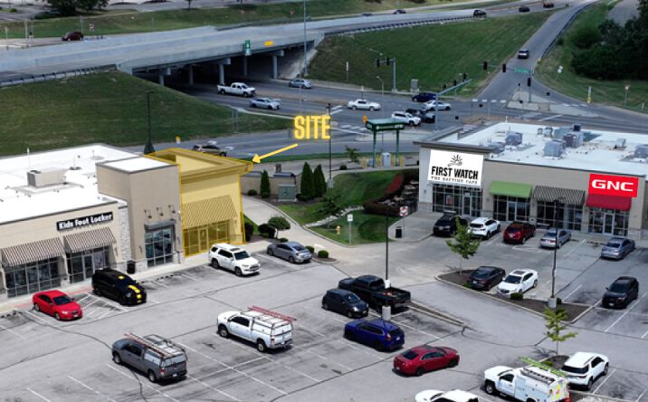 Pictures of Retail property located at 500 NW Plz Dr, St Ann, MO 63074 for lease - image #1