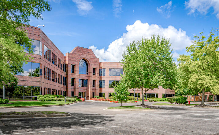 Pictures of Office property located at 8295 Tournament Dr, Memphis, TN 38125 for lease - image #1
