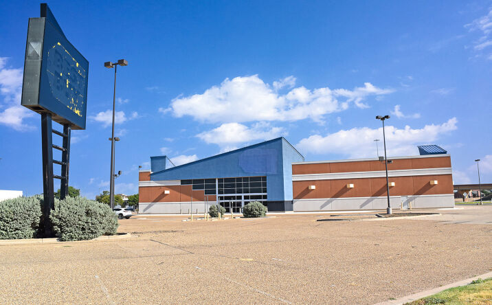 Pictures of Retail, Industrial, Special Purpose property located at 5916 W Loop 289 Acc Rd, Lubbock, TX 79424 for lease - image #1