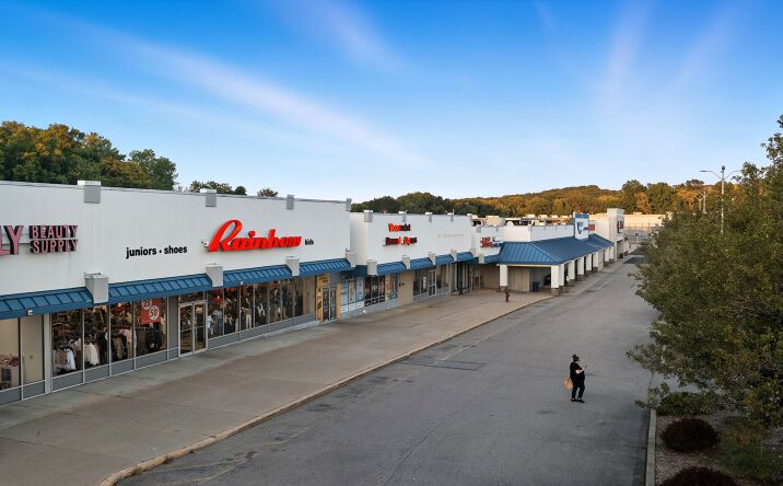 Pictures of Retail property located at 2000 Diamond Hill Rd, Woonsocket, RI 02895 for lease - image #1