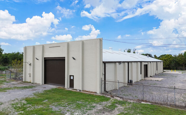 Pictures of Industrial property located at 2579 Lester St, Harvey, LA 70058 for lease - image #1