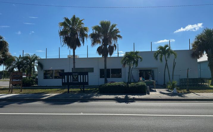 Pictures of Retail property located at 1102 S US Hwy 1, Fort Pierce, FL 34950 for lease - image #1