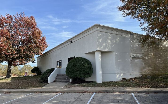 Pictures of Office property located at 3104 S Elm Pl, Broken Arrow, OK 74012 for lease - image #1