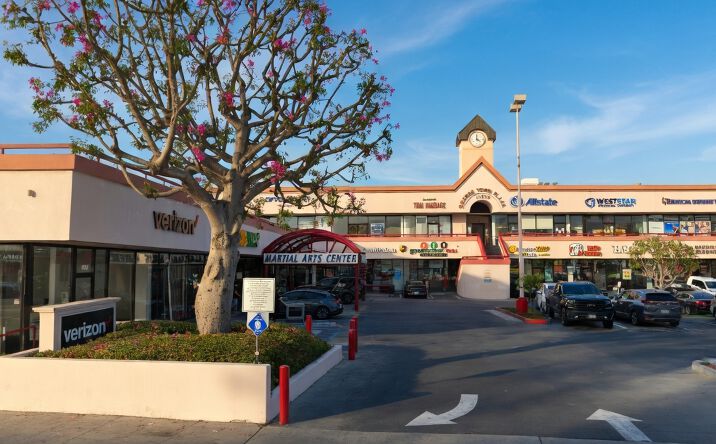 Pictures of Retail property located at 11870 Santa Monica Blvd, Los Angeles, CA 90025 for lease - image #1
