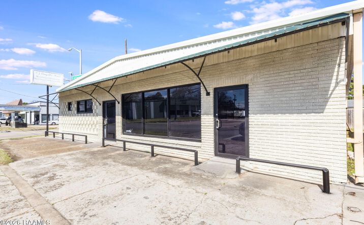 Pictures of Retail property located at 1807 Jefferson St, Lafayette, LA 70501 for lease - image #1