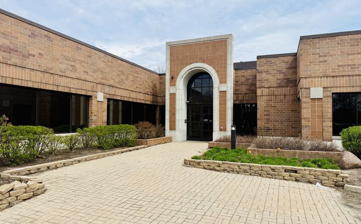 Pictures of Office property located at 945 Lakeview Parkway 180, Vernon Hills, IL 60061 for lease - image #1