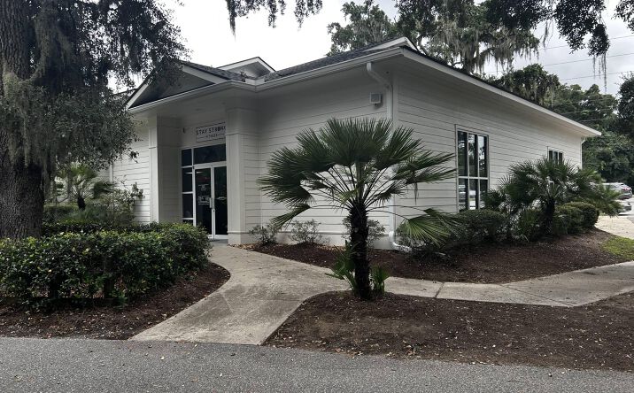 Pictures of Retail, Office property located at 37 Sams Point Rd, Beaufort, SC 29907 for lease - image #1