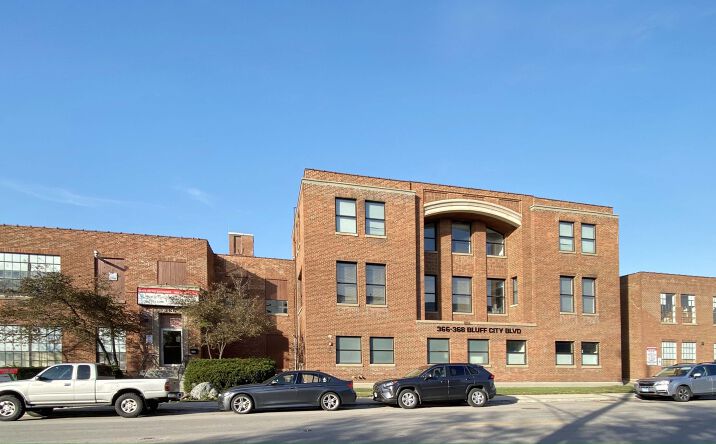 Pictures of Office property located at 366 Bluff City Blvd, Elgin, IL 60120 for lease - image #1
