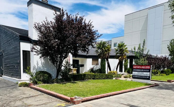 Pictures of Office, Special Purpose property located at 867 W Lancaster Blvd, Lancaster, CA 93534 for lease - image #1