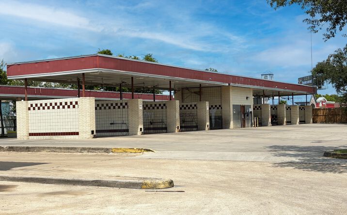 Pictures of Land property located at 6510 W 43rd St, Houston, TX 77092 for lease - image #1