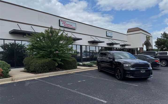Pictures of Retail, Office, Special Purpose property located at 1110 2 Mcdonough Place, Mcdonough, GA 30253 for lease - image #1