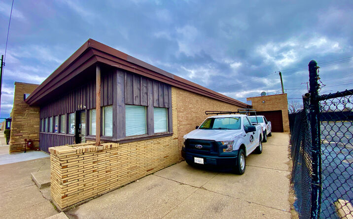 Pictures of Industrial property located at 5710 N Northwest Hwy, Chicago, IL 60646 for lease - image #1