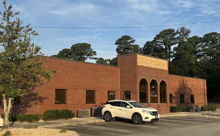 Pictures of Office property located at 3311 Burnt Mill Dr, Wilmington, NC 28403 for lease - image #1