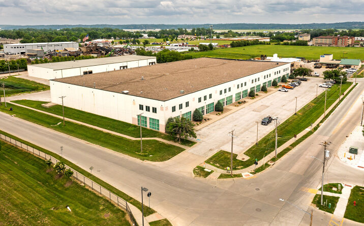 Pictures of Industrial property located at 900 Avenue H, Carter Lake, IA 51510 for lease - image #1
