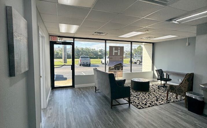 Pictures of Retail, Office property located at 3960 W Navy Blvd, Pensacola, FL 32507 for lease - image #1