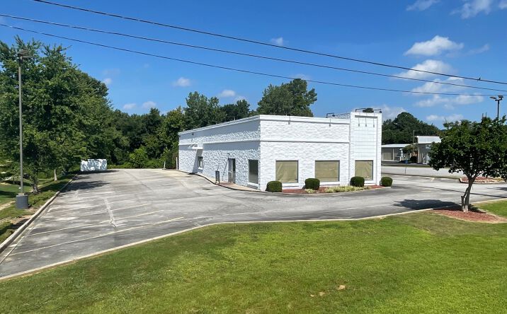 Pictures of Retail property located at 1301 US-31, Hartselle, AL 35640 for lease - image #1