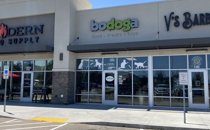 Pictures of Retail property located at 150 S Ten Mile Rd, Meridian, ID 83642 for lease - image #1
