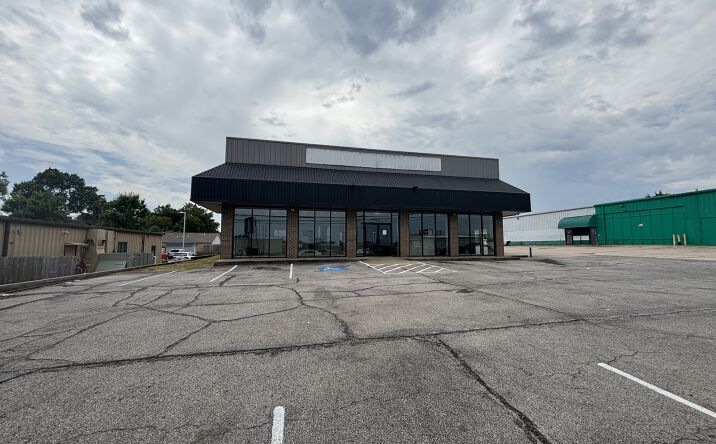 Pictures of Office, Industrial property located at 1316 S Zero St, Fort Smith, AR 72901 for lease - image #1