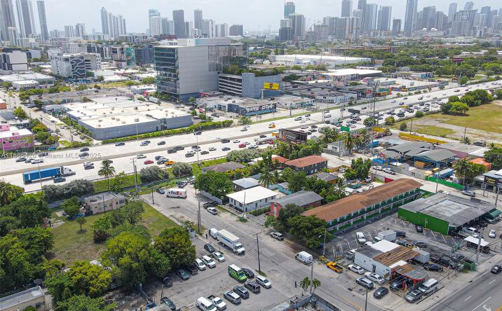 Pictures of Office property located at 666 NW 28th St, Miami, FL 33127 for lease - image #1