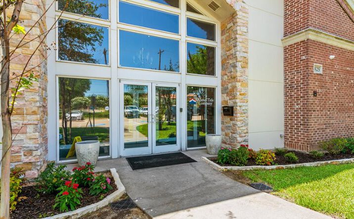 Pictures of Office property located at 425 E Southlake Blvd, Southlake, TX 76092 for lease - image #1