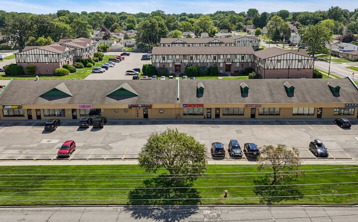 Pictures of Retail property located at 34306-34360 Harper Ave, Clinton Township, MI 48035 for lease - image #1