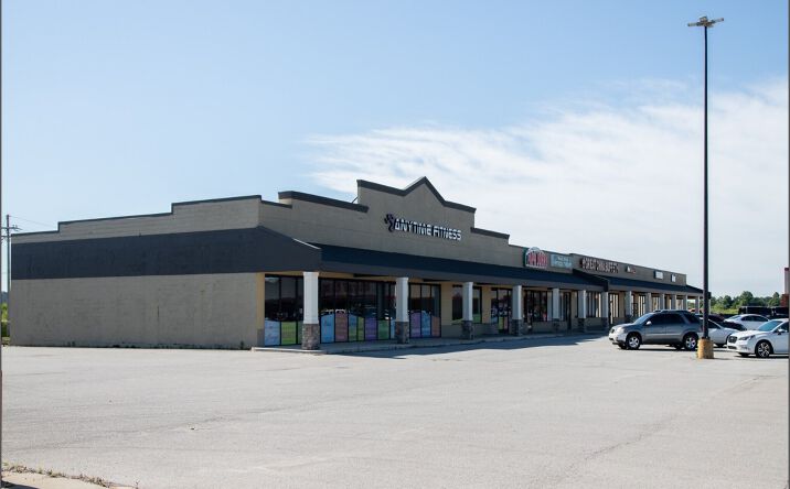 Pictures of Retail, Office, Restaurant property located at 2455 E Wabash St, Frankfort, IN 46041 for lease - image #1