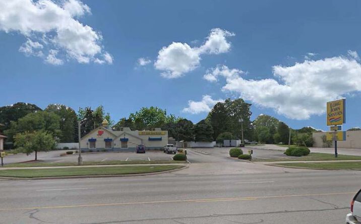 Pictures of Retail property located at 2412 Woodville Road, Oregon, OH 43616 for lease - image #1