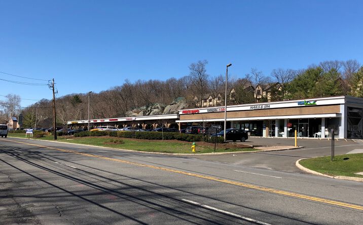 Pictures of Retail property located at 365 Central Park Ave, Scarsdale, NY 10583 for lease - image #1