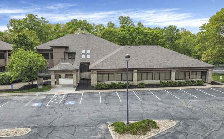 Pictures of Office property located at 8080 Ravines Edge Ct, Columbus, OH 43235 for lease - image #1