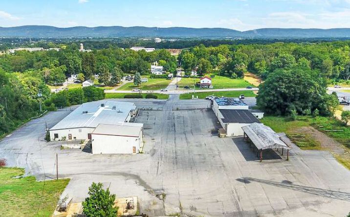 Pictures of Retail, Office, Industrial, Restaurant property located at 1765 W Trindle Rd, Carlisle, PA 17015 for lease - image #1