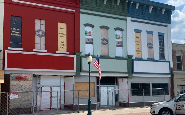 Pictures of Office, Restaurant property located at 41 S CENTRAL Street, Jacksonville, IL 62650 for lease - image #1