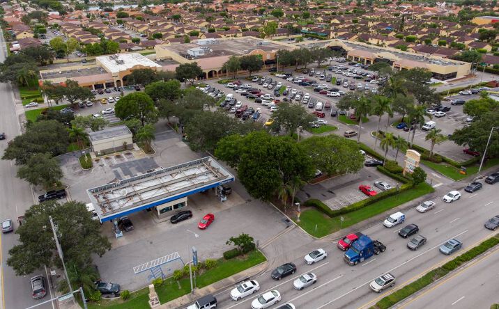 Pictures of Retail property located at 8515-8665 NW 186th Street, Hialeah, FL 33015 for lease - image #1