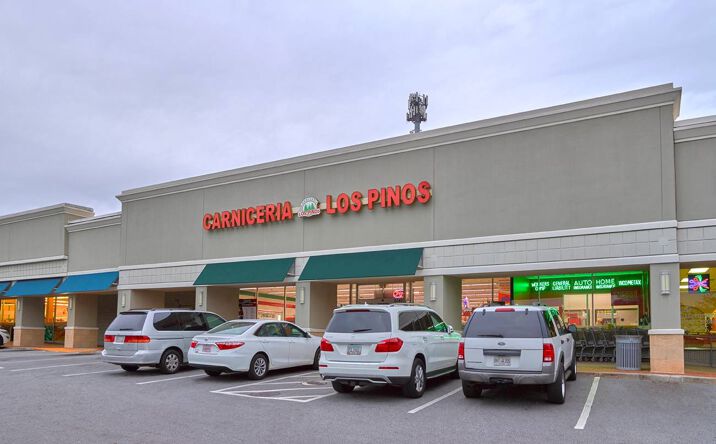 Pictures of Retail property located at 6320-6358 Roswell Road, Sandy Springs, GA 30328 for lease - image #1
