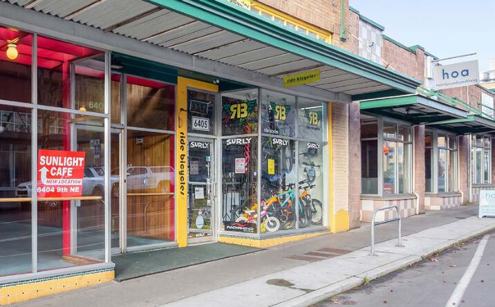 Pictures of Retail property located at 6401 Roosevelt Way NE, Seattle, WA 98115 for lease - image #1