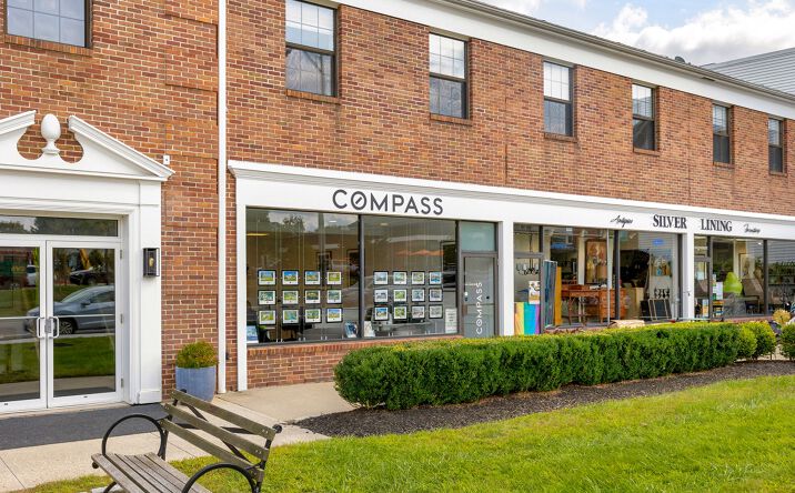 Pictures of Retail property located at Yankee Ridge, Ridgefield, CT 06877 for lease - image #1