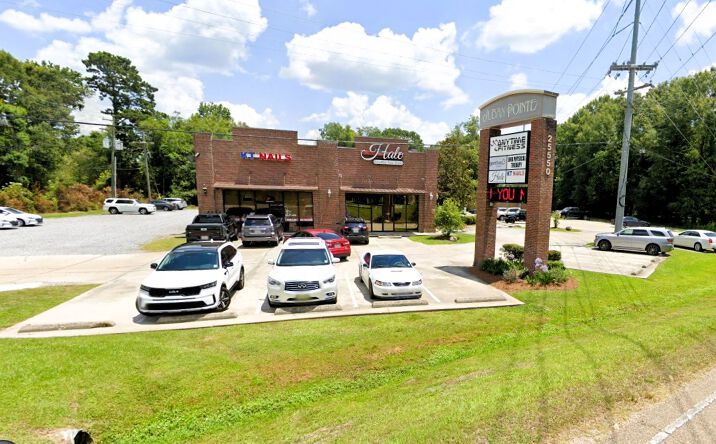 Pictures of Retail, Restaurant property located at 25550 Juban Rd, Denham Springs, LA 70726 for lease - image #1