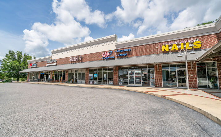 Pictures of Retail property located at 720 Schillinger Rd S, Mobile, AL 36695 for lease - image #1